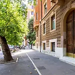 Trastevere Deco Apartment
